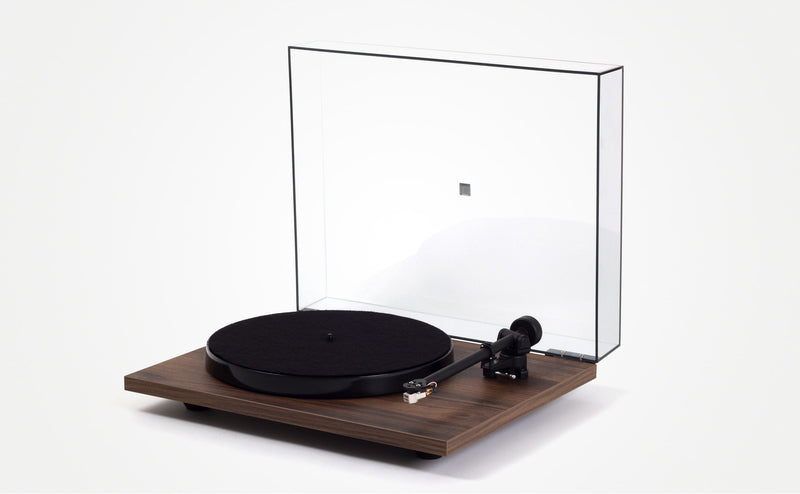 Rega Planar 1 PLUS Turntable with Carbon cartridge